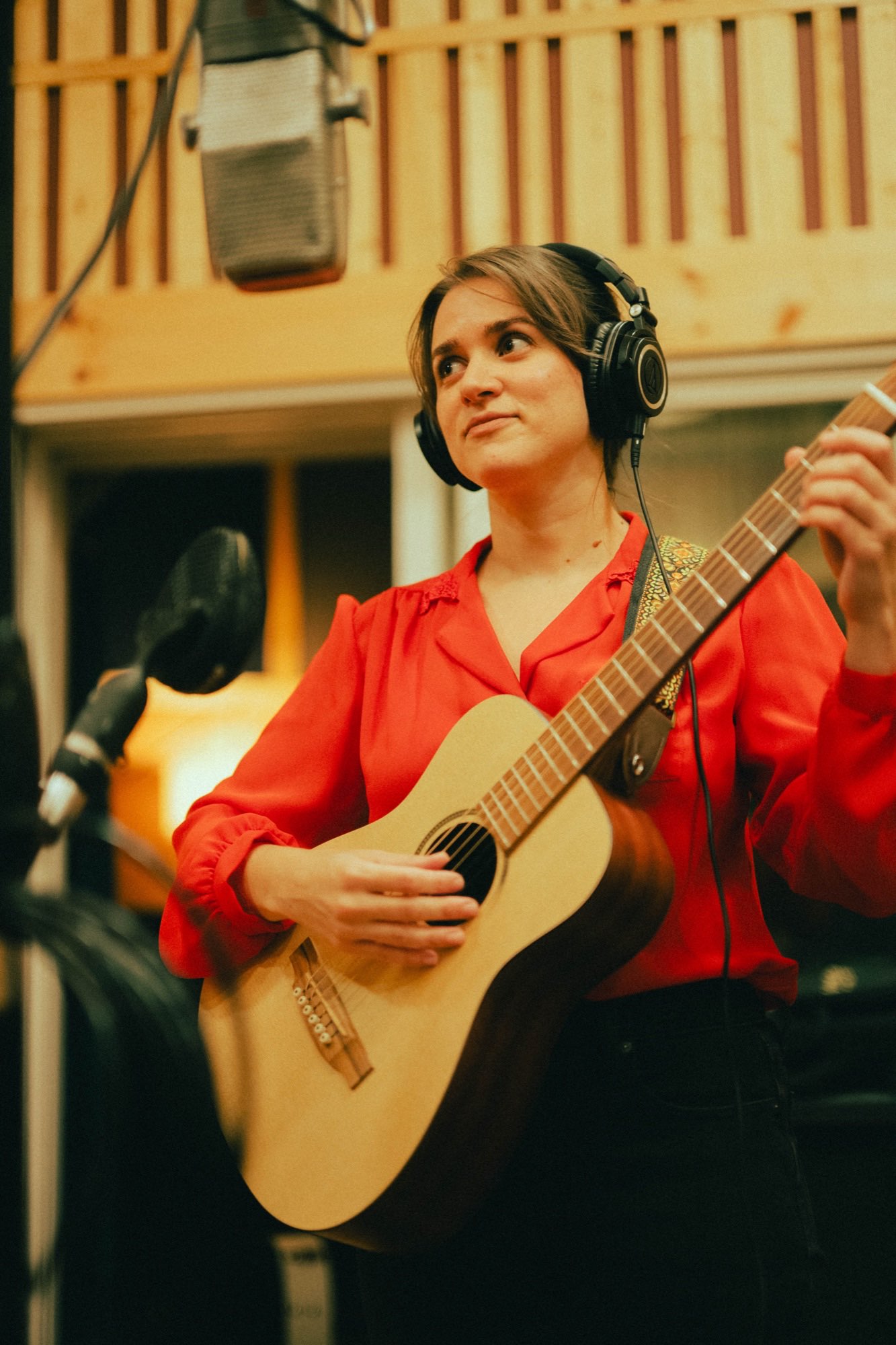 Maria tracking guitar 📸 [Paige Walter](https://www.paigewalter.com/)